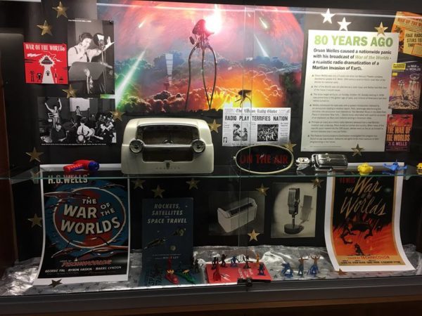 War of the Worlds, lobby display case