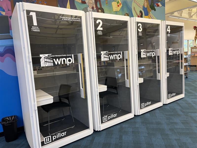 Four pillar booths for privacy to take calls or study.